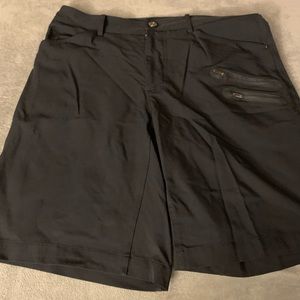 Men’s Lululemon Button Up shorts